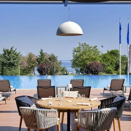 Santa Marina - Designer With Sea View Terrace & Pools Apartmán